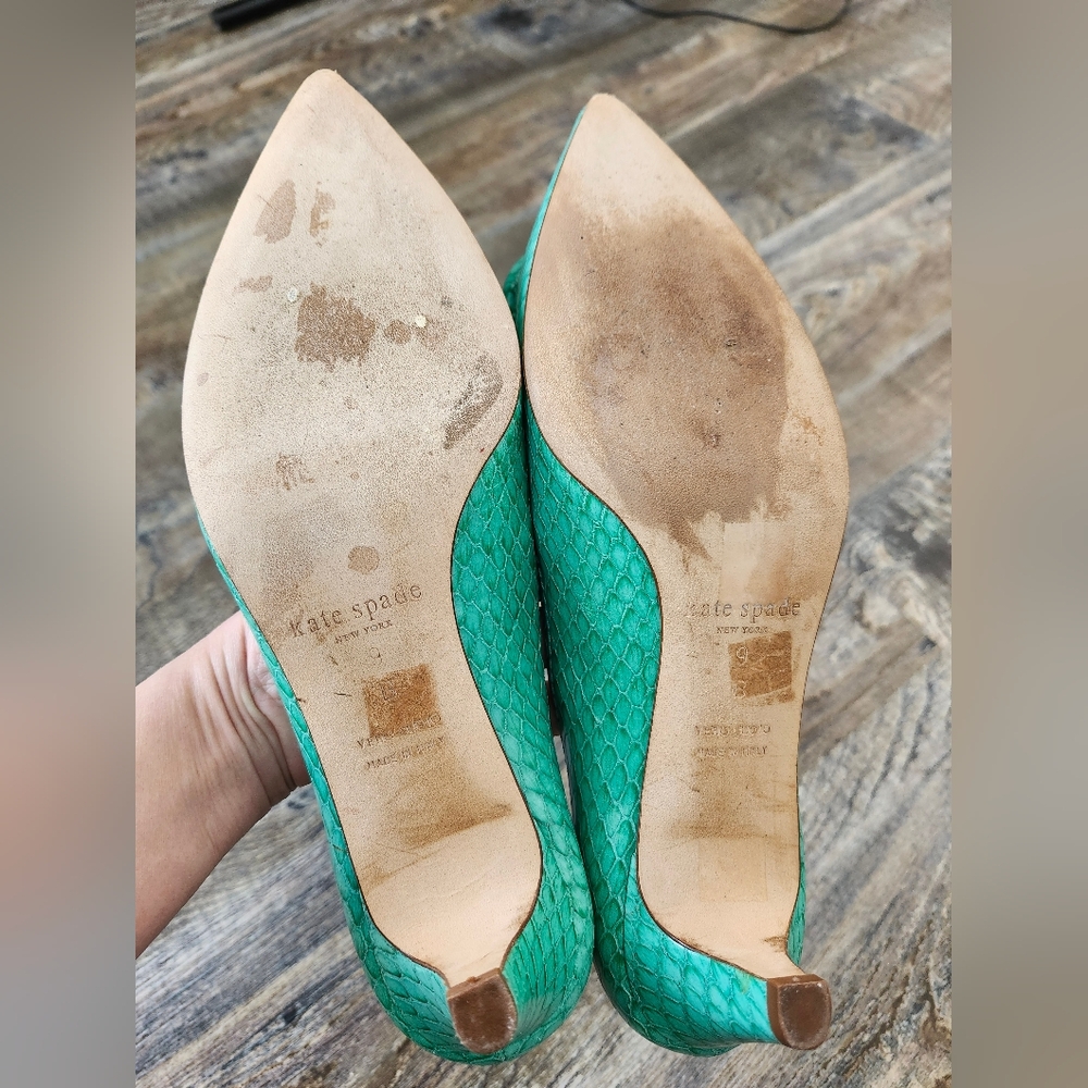 SOLD!! kate spade Mint Green Textured Pointed Toe Pumps - Picture 14 of 15